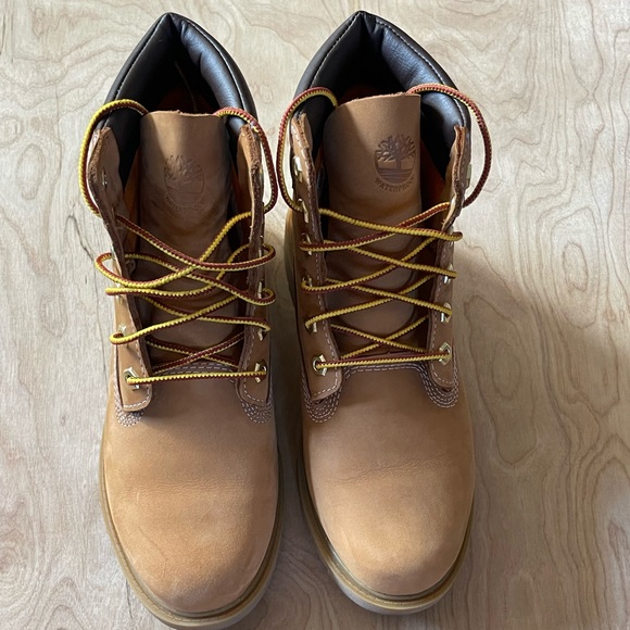 Women’s Timberlands - Picture 3 of 8